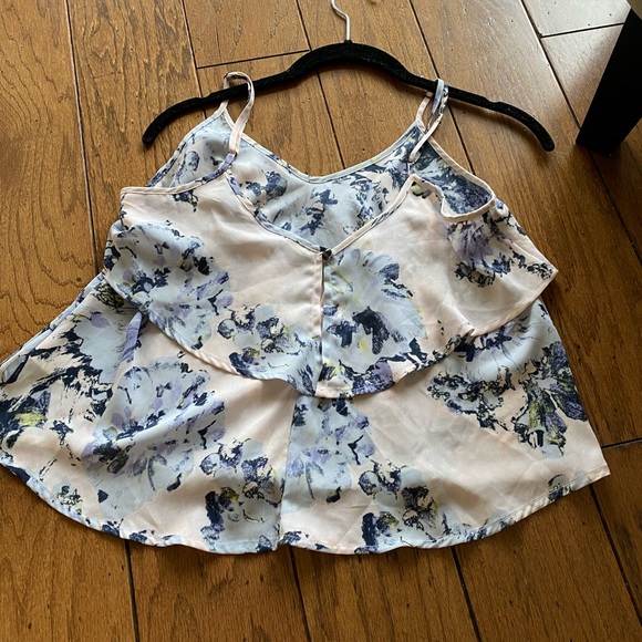 Woman’s tank top - Picture 2 of 2